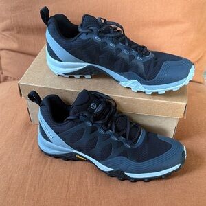 Merrell Men's Black and Light Gray Athletic Shoes